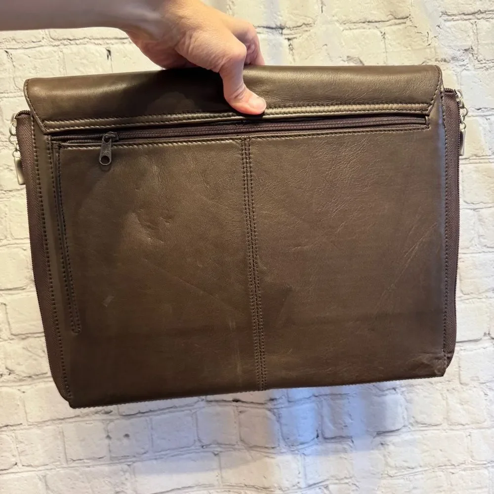 Tignanello Brown Leather Laptop Portfolio Briefcase Bag Unisex, envelope style